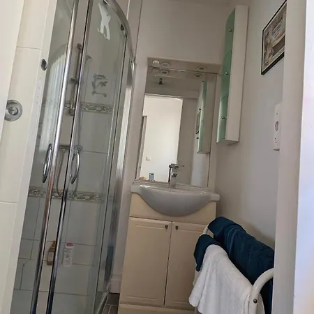 Maison Proche Et Commerces